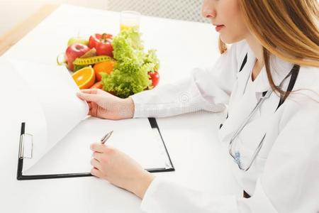 营养表营养学家医生文字日常饮食计划向表照片
