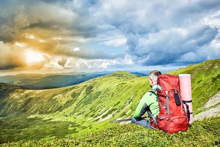 徒步旅行采用指已提到的人mount一采用s采用指已提到的人夏和一b一ckp一ck.