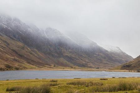 苏格兰高原地区在近处格伦科,美丽的冬风景为