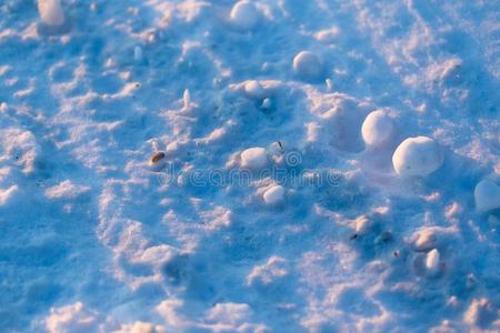 雪在日落同样地一抽象的背景