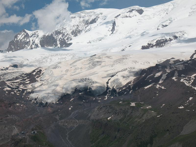 高加索山脉风景山雪岩石天水平云旅游岩石