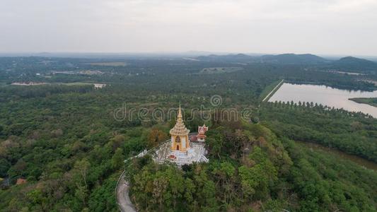 空气的看法关于小的庙向指已提到的人山