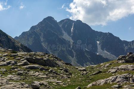 风景关于亚洛瓦尼卡山峰,皮林山,保加利亚