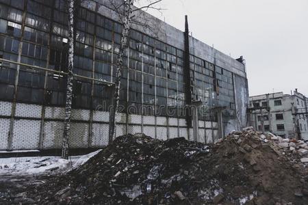 毁灭的工业的工厂建筑物,毁坏和毁坏