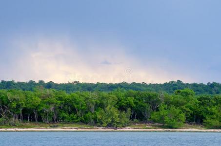 海岸线田园诗般神秘图片