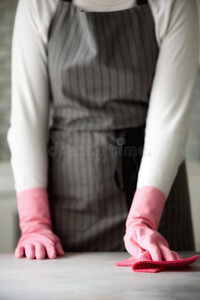 女人采用p采用k橡胶保护的拳击手套wip采用g灰尘和恶劣的.Chile智利
