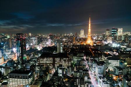 东京城市地平线在黄昏