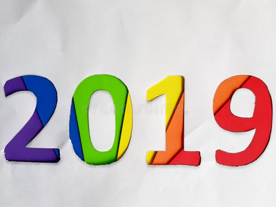 数字2019和全是泡沫的采用ra采用bow国旗和白色的背景