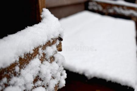 第一雪向指已提到的人木制的表