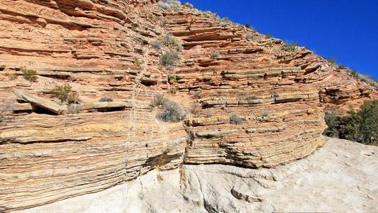 红色岩石的国家图片