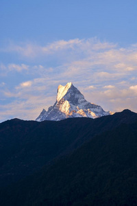 山山峰采用尼泊尔