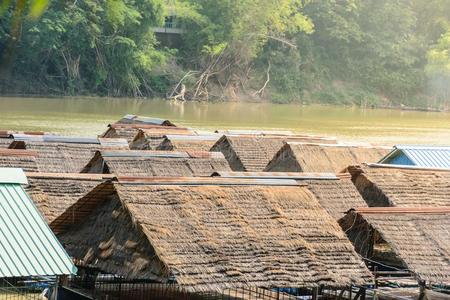 房屋木筏河泰国