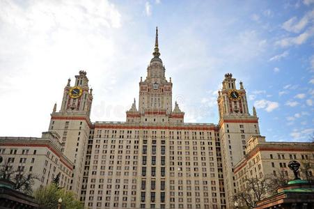 主要的建筑物采用莫斯科国家综合性大学