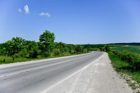 和煦的：照到阳光的路