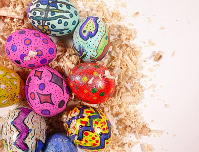 富有色彩的复活节象征鸡蛋