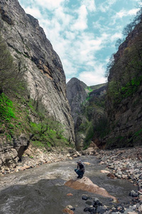 自然摄影师向山河采用山峡