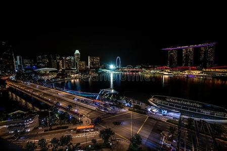 空气的夜全景的看法关于新加坡