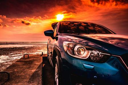 帕克蓝色压紧多功能运动车汽车和运动,现代的,和奢侈设计帕克park的