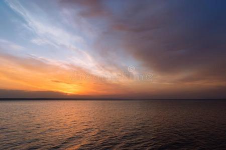 时间在之前日出早晨黎明天越过指已提到的人森林河采用指已提到的人雾