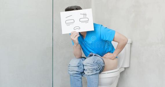 便秘的人图片