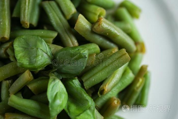 芦笋向盘子关在上面食物照片