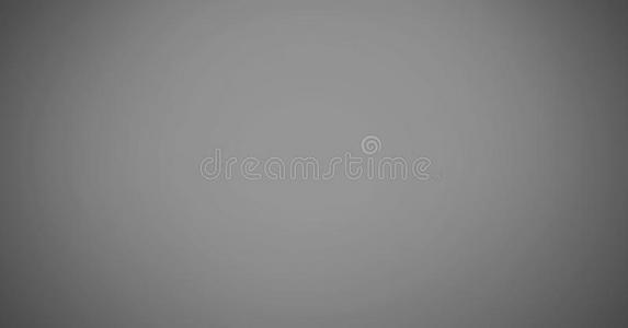 手球女人和空白的灰色的背景照片