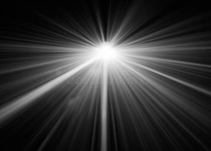 隔离的向美丽的黑白彩色宽镜头投影仪与光束电影和电影在夜间.