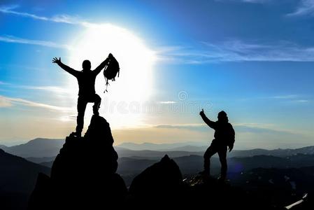 顶点山,成功的攀登的和战斗的同时照片