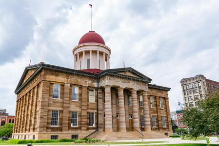 老的伊利诺伊州首都建筑物照片