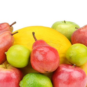 组苹果果实红色顶部视图分离在白色成熟的苹果果实,黑色背景上有叶子