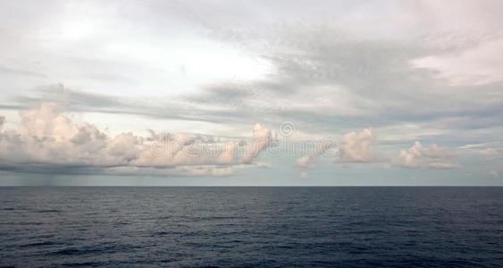 海上的夕阳 有美丽的云纹相似素材图片 摄图新视界