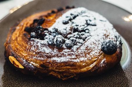 糕点蜗牛法国的奶油糕点蜗牛面包照片