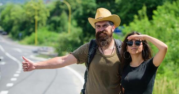 两人同行一人免单图片