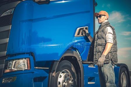 船舶驾驶员图片