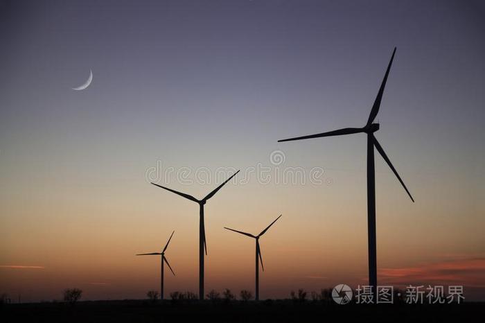 风能量涡轮机田采用夏在日落
