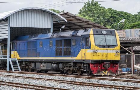 强大的柴油机电的火车头.照片