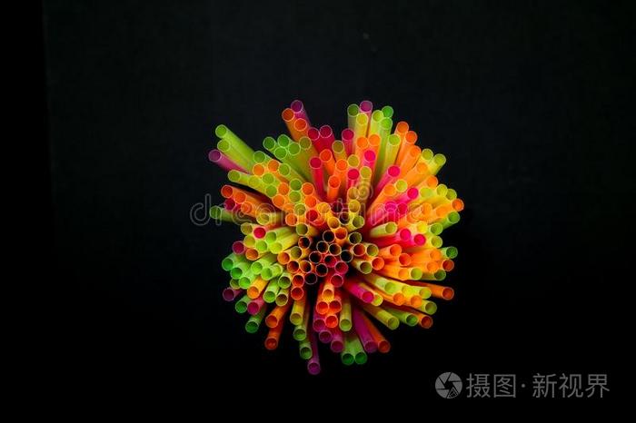 结果关于有色的塑料制品喝饮料稻草