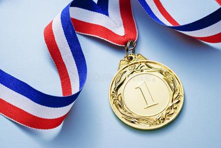设计者颜色金奖章1位和一带照片