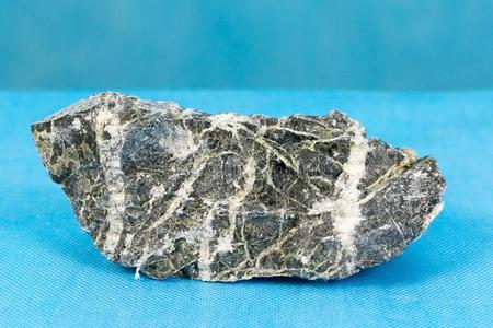 危险石棉危险的矿物石棉石头和光纤照片