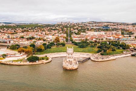 空气的雄蜂全景画照片关于指已提到的人贝伦市塔.照片