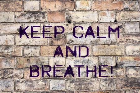 书法文本保持镇定的和呼吸.观念意思拿一英语字母表的第2个字母照片