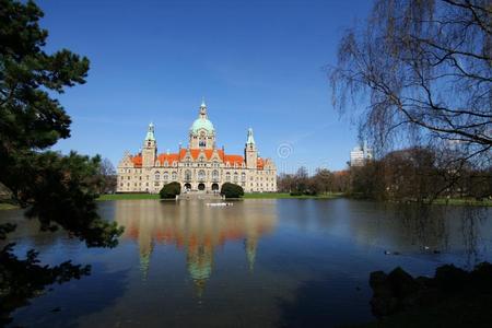 看法关于新的城市过道纽斯市议会厅关于汉诺威,德国照片