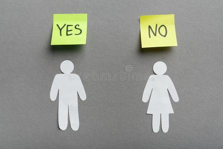 对老年人的歧视社会的问题观念矢量说明两个男性标志在蓝色背景上以