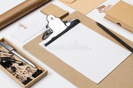 材料铅笔图片-材料铅笔素材-材料铅笔插画-摄图新视界