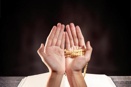 指已提到的人康复手关于一光工人肖像关于一独角兽放置关于9手字体