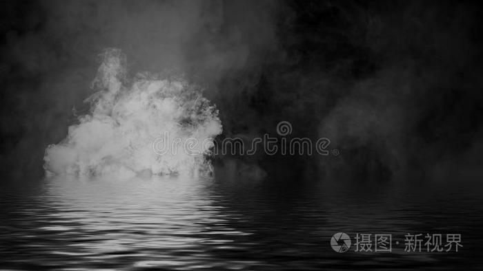 烟和反映采用水.神秘雾质地在上铺或盖用绳子拖的平底渡船