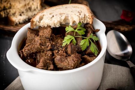 排骨汤炖罐图片