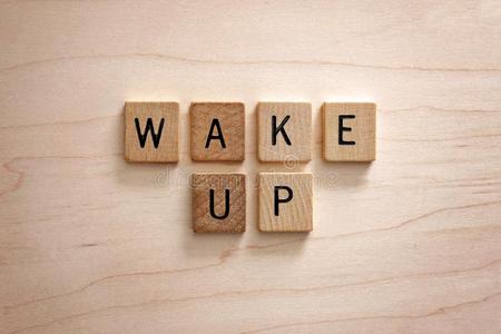 字醒在上面是拼写出局采用木制的信赛跑者起跑时脚底所撑的木块向一