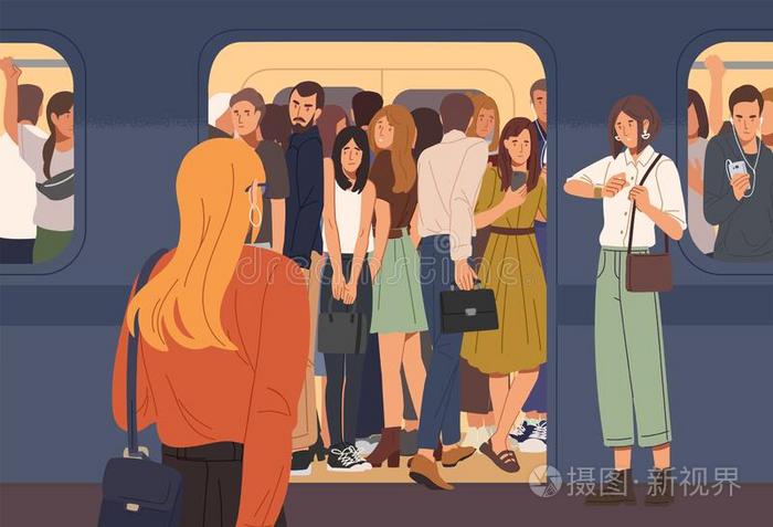 年幼的女人令人难于忍受的向进入地铁火车汽车满的关于人.on-vehicleequipment车上装备