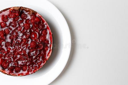 悬钩子果冻蛋糕.顶看法,平的,上面的.